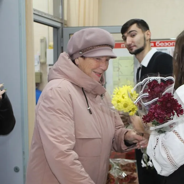  Праздничная акция «Цветы для любимых мам» 