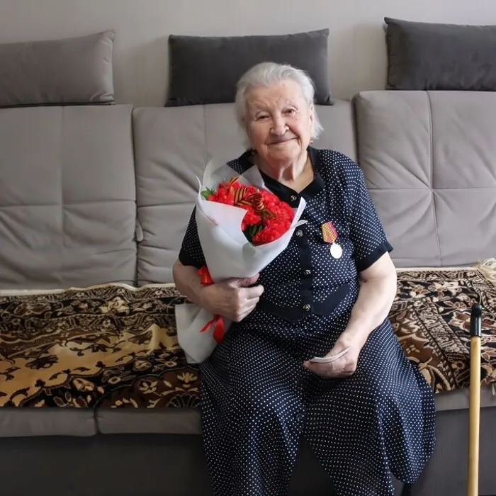 Сорокиной Александре Яковлевне была вручена памятная медаль к 80-летию Великой Победы.&nbsp;