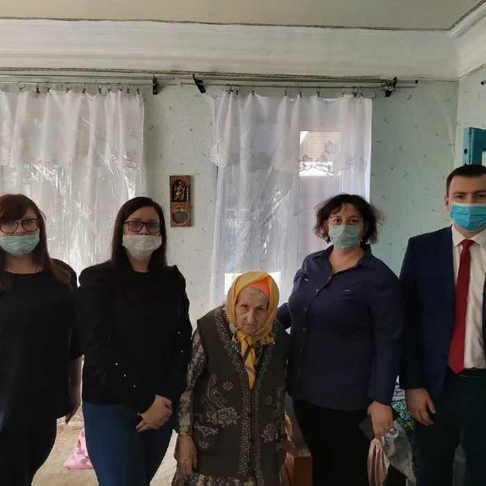 Молодёжная акция "Подарок для милых дам ".