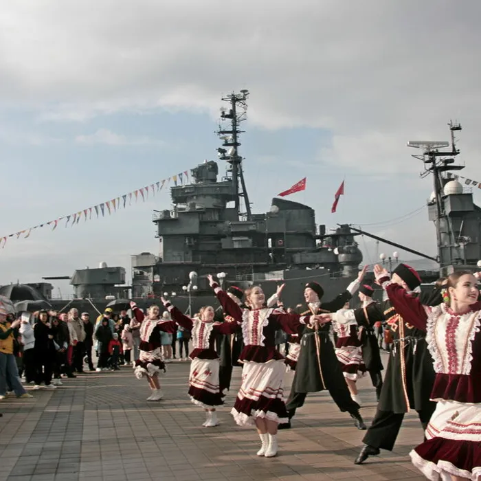 Народный ансамбль танца «Танок» в Новороссийске.