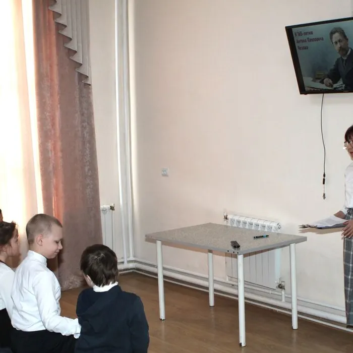 Литературный час "Путешествие в мир Чехова"