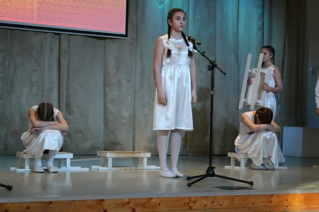 LA9nIHqQ96e3sJC_iphT-KjzXEbE93rhRBUPXW-CE8BofI6PS-LMj_bStvbU2aSl2dFezYOfiOYv_tEOKboyN1H_